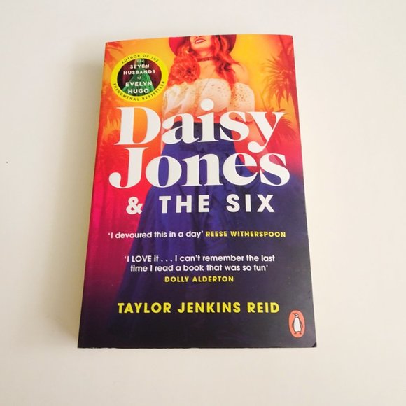Other - Daisy Jones & The Six Book Taylor Jenkins Reid